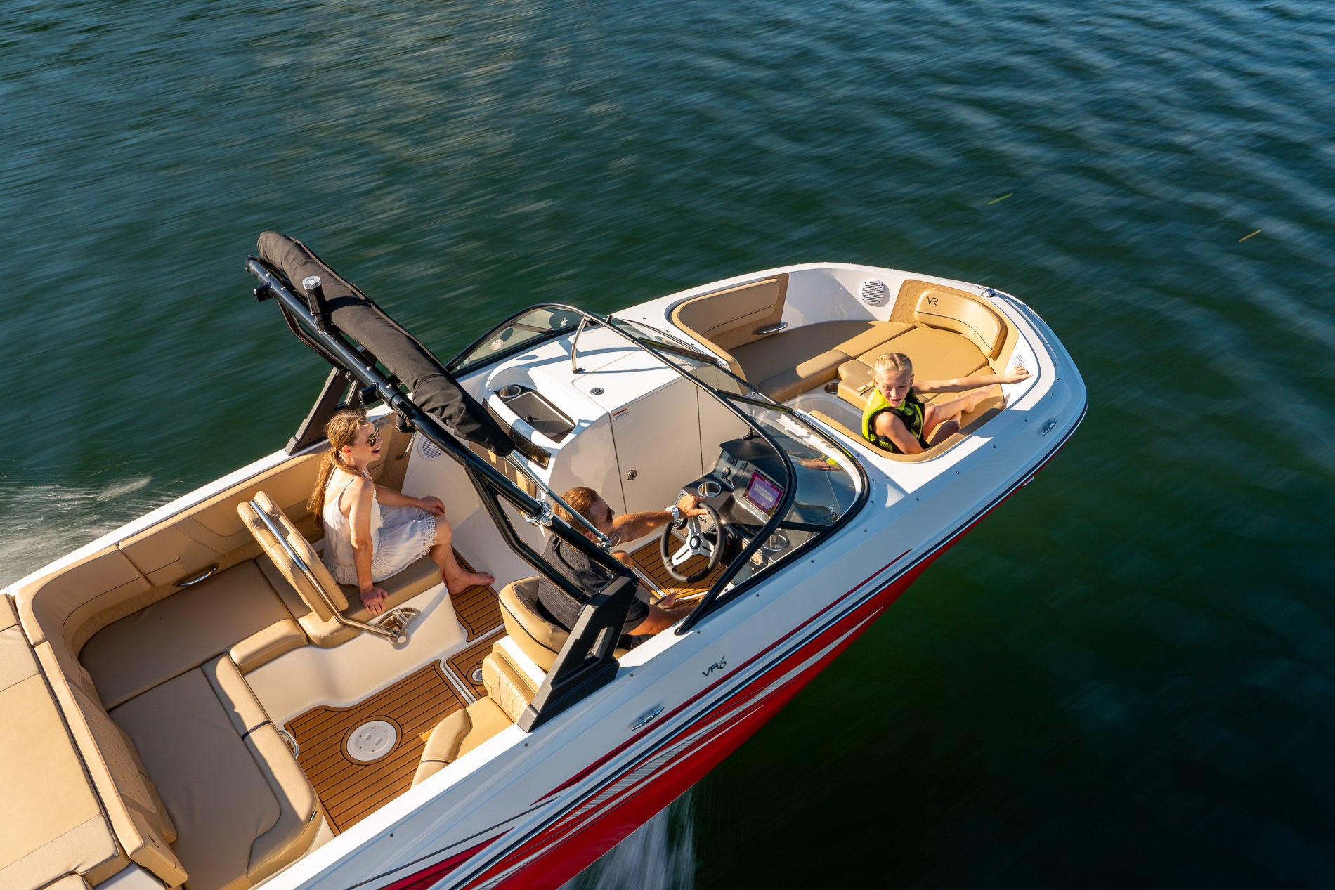 Bayliner VR6 Details