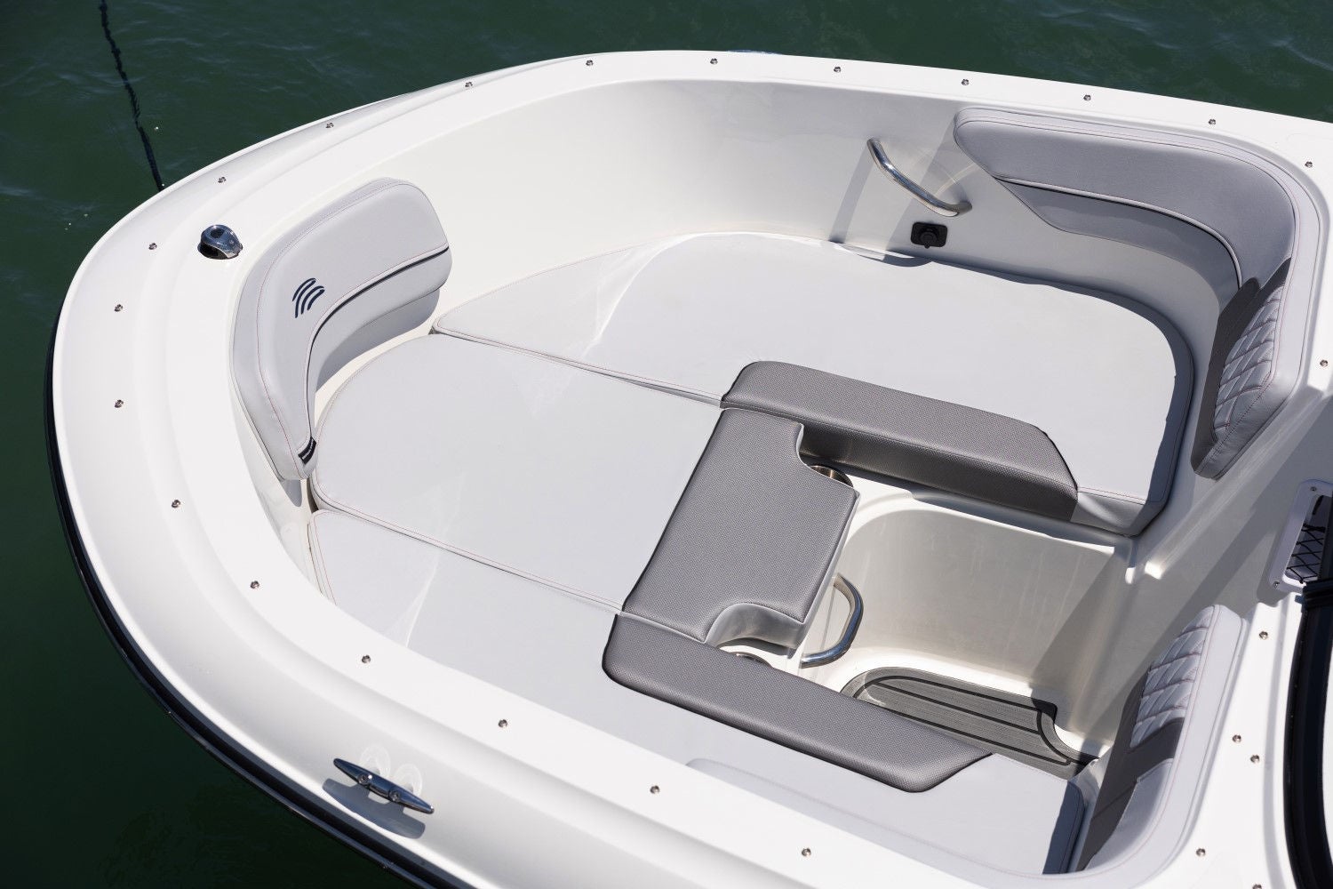 bow seating on VR4 outboard bowrider boat