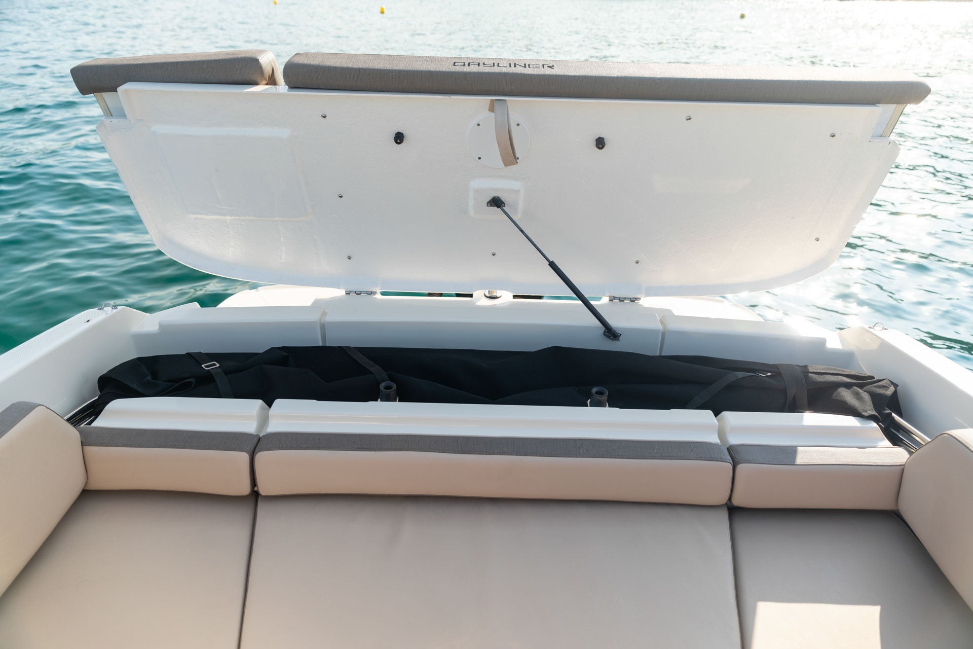 Bayliner VR6 Cuddy Details