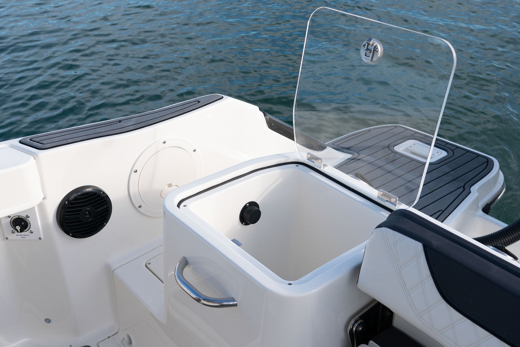 Bayliner Trophy 24 CC Details