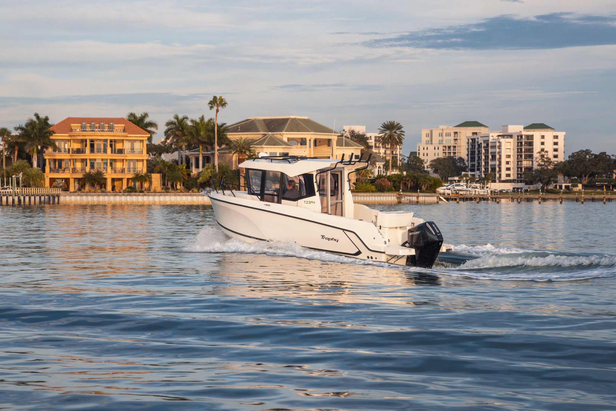 T23 Pilothouse overnight boat running