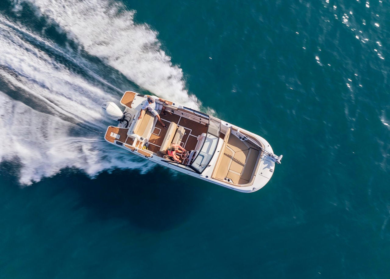 Bayliner Trophy 22 SC Running