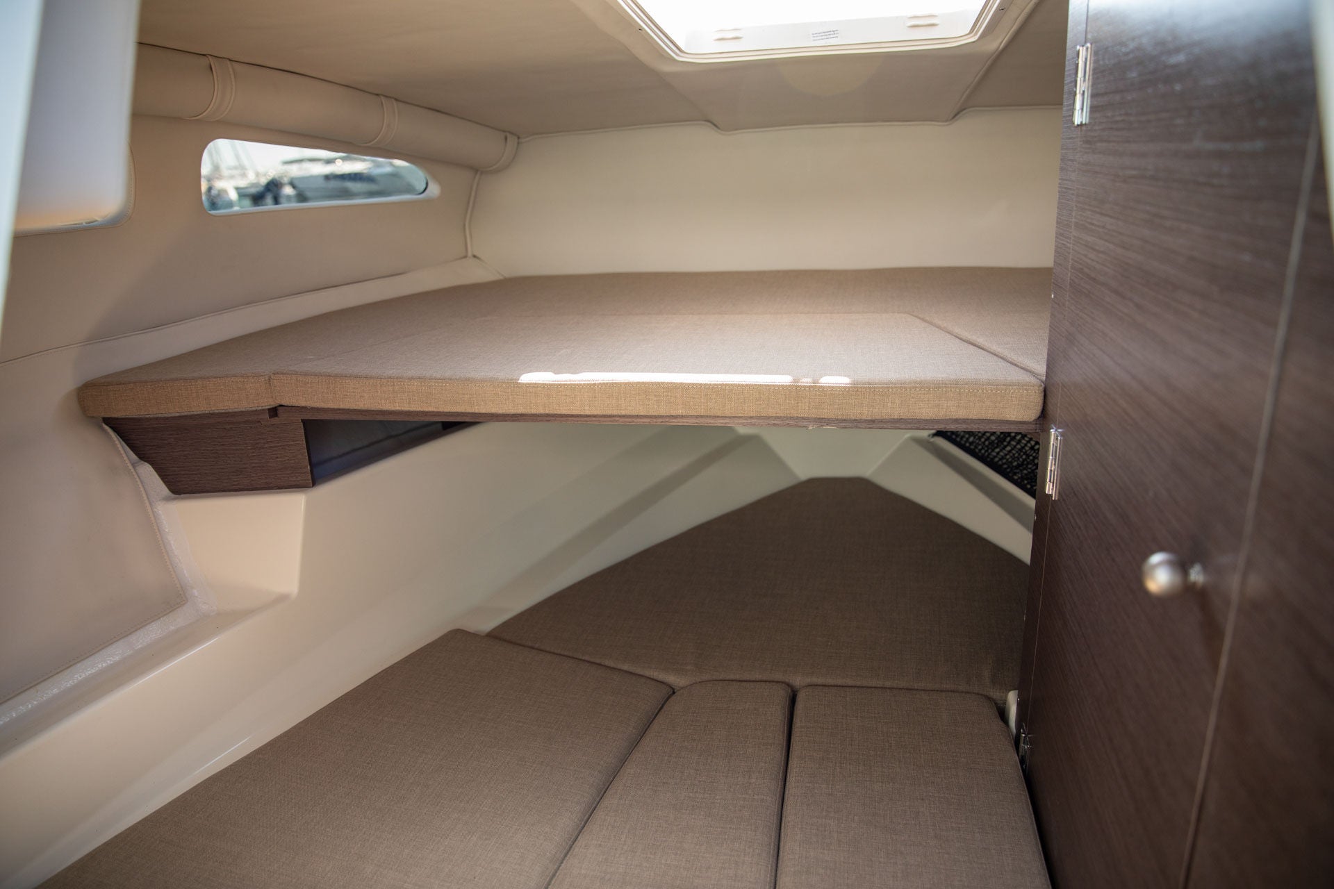 Bayliner VR6 Cuddy Details