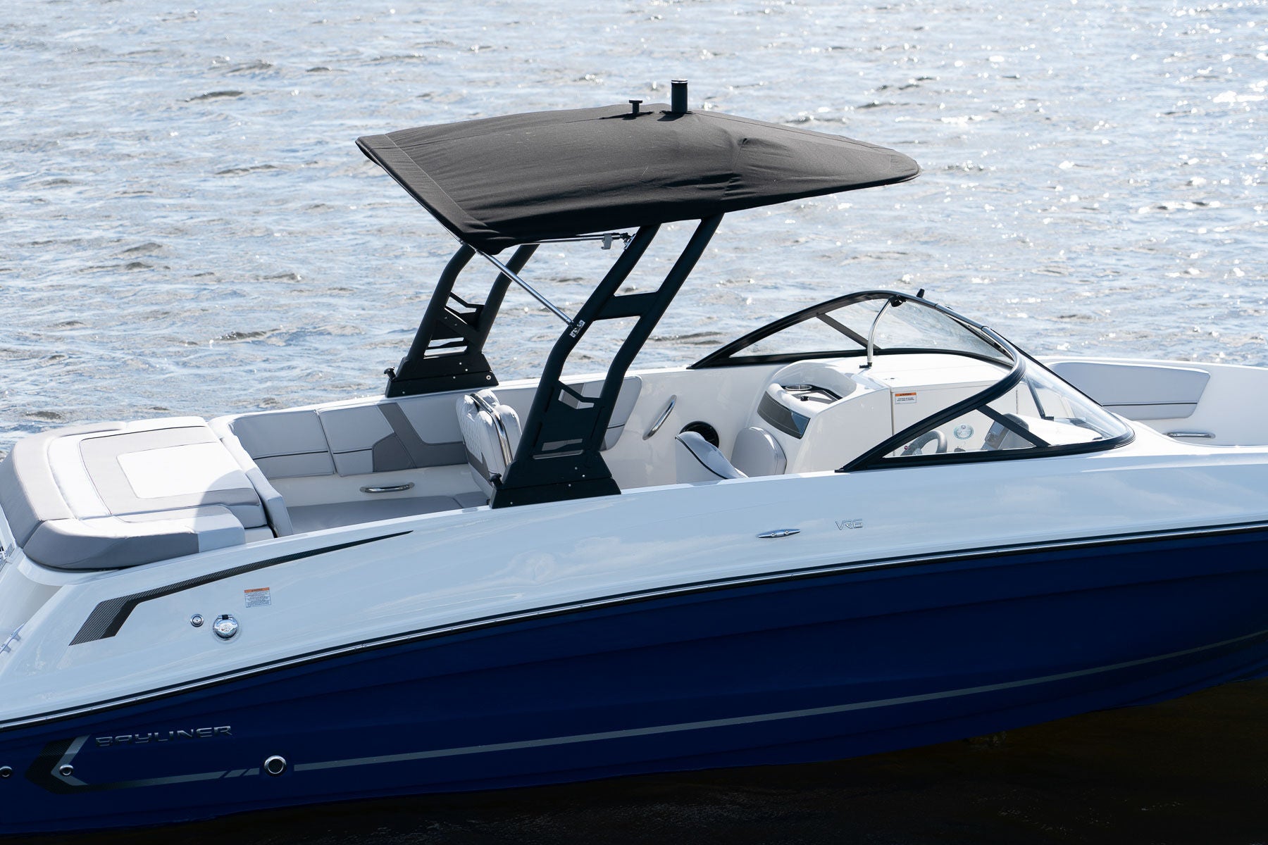 Bayliner VR6 Details