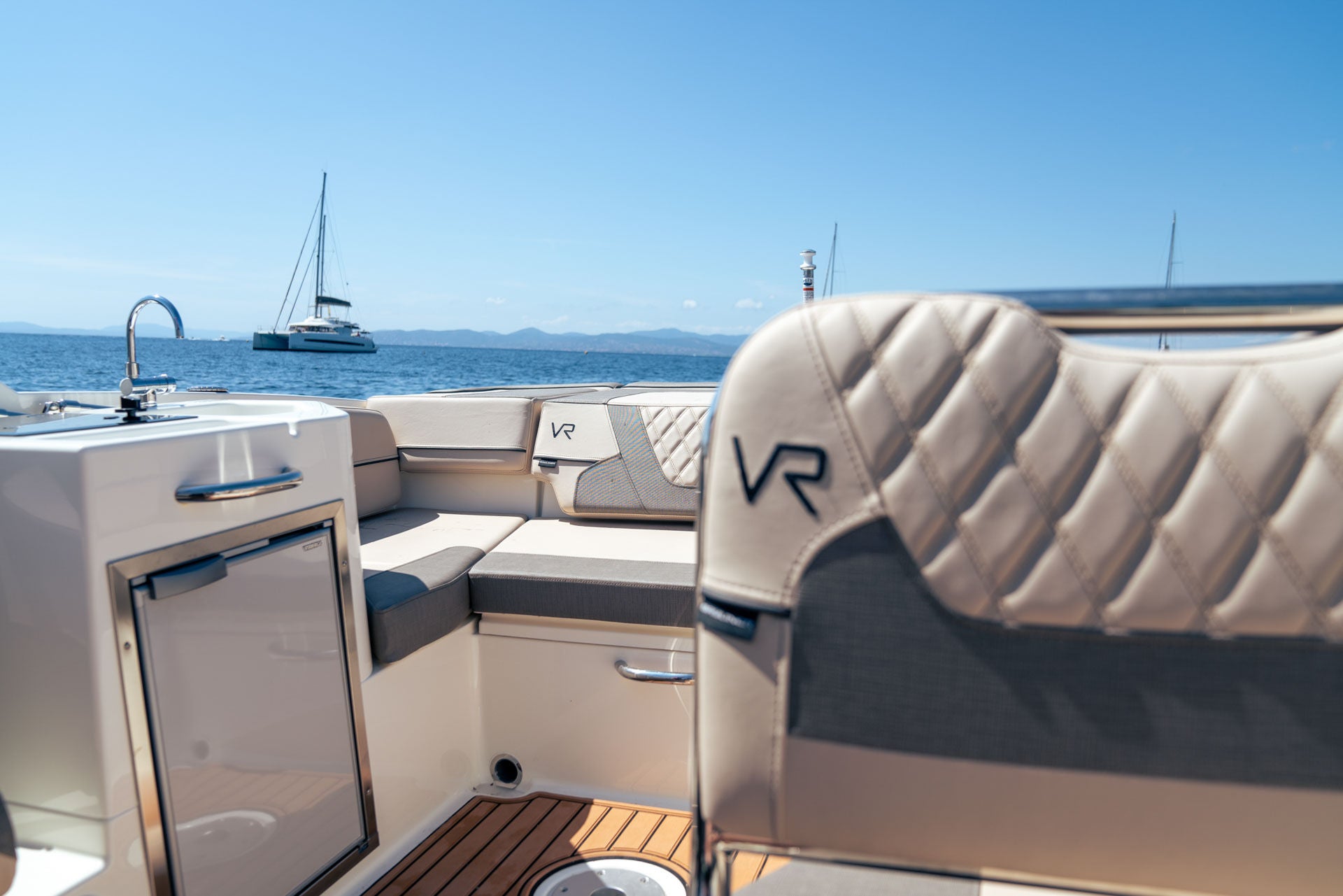 Bayliner VR6 Cuddy Details