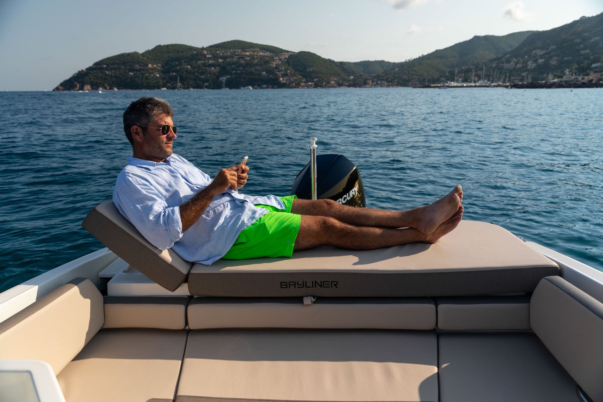 Bayliner VR6 Cuddy Lifestyle