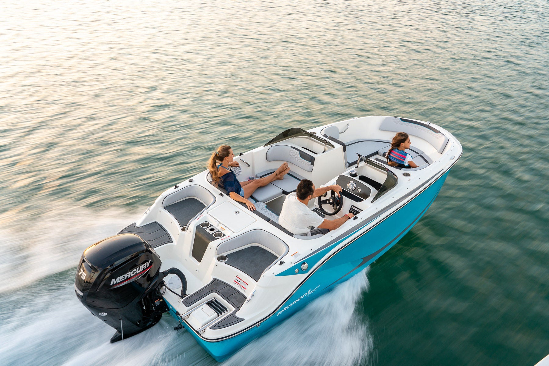 Bayliner M17 Running