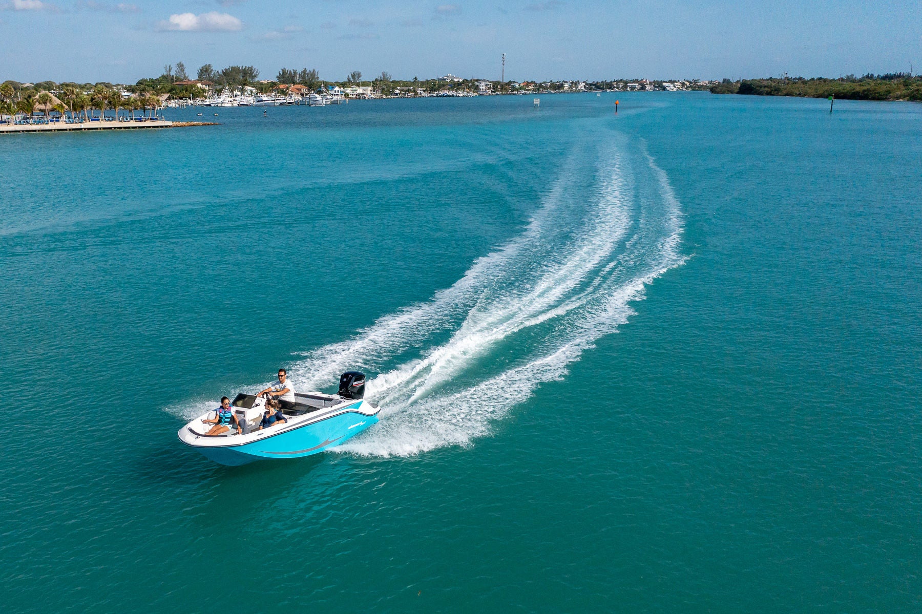 Bayliner M17 Running