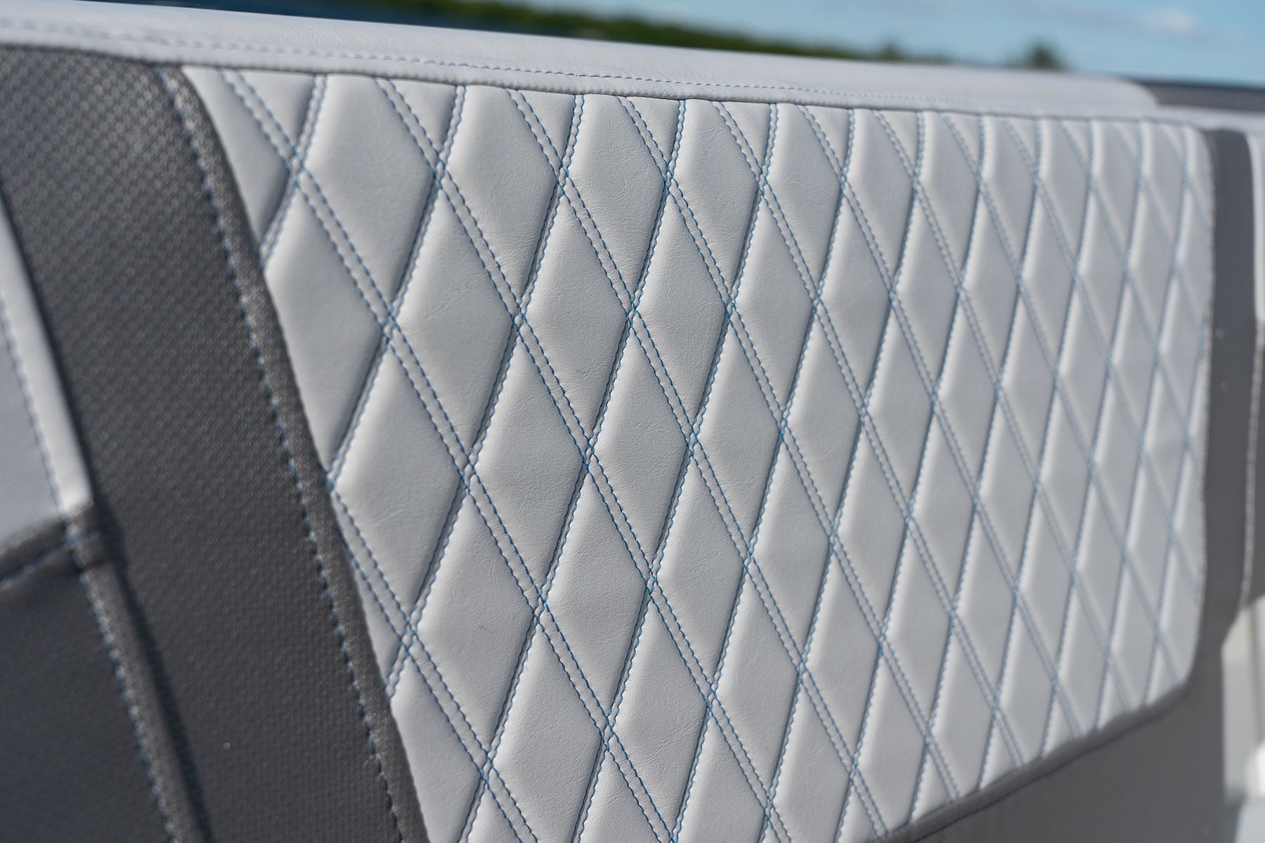 Bayliner VR6 Details