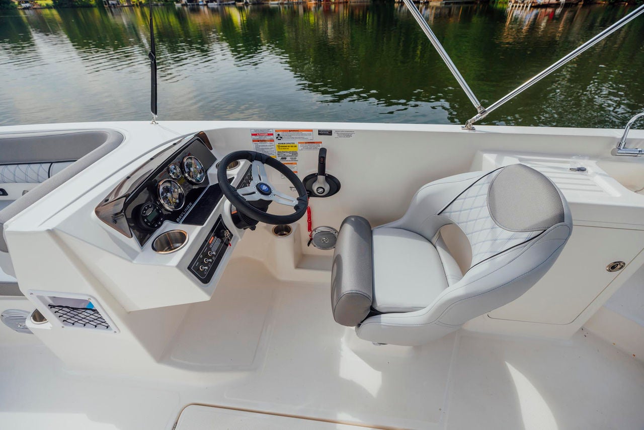 helm on a D22i deck boat