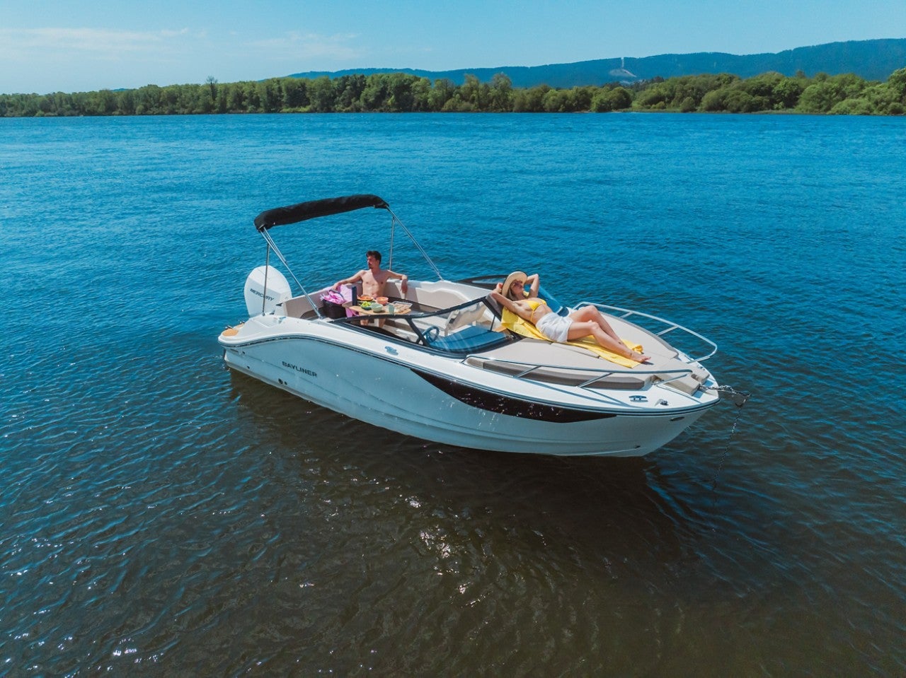 Bayliner C21OE lifestyle