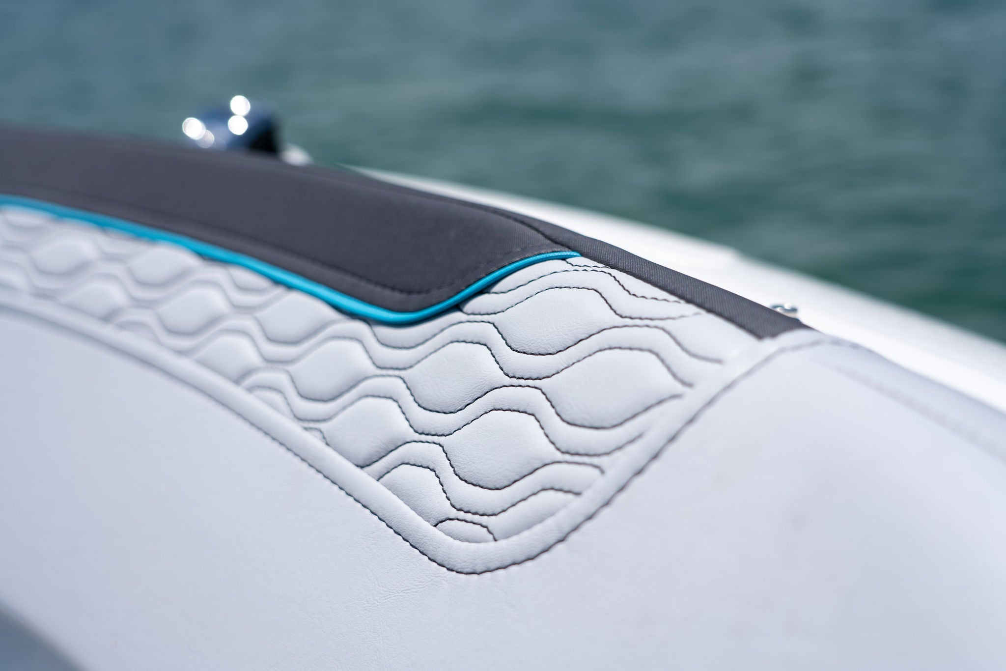 Bayliner M17 Details