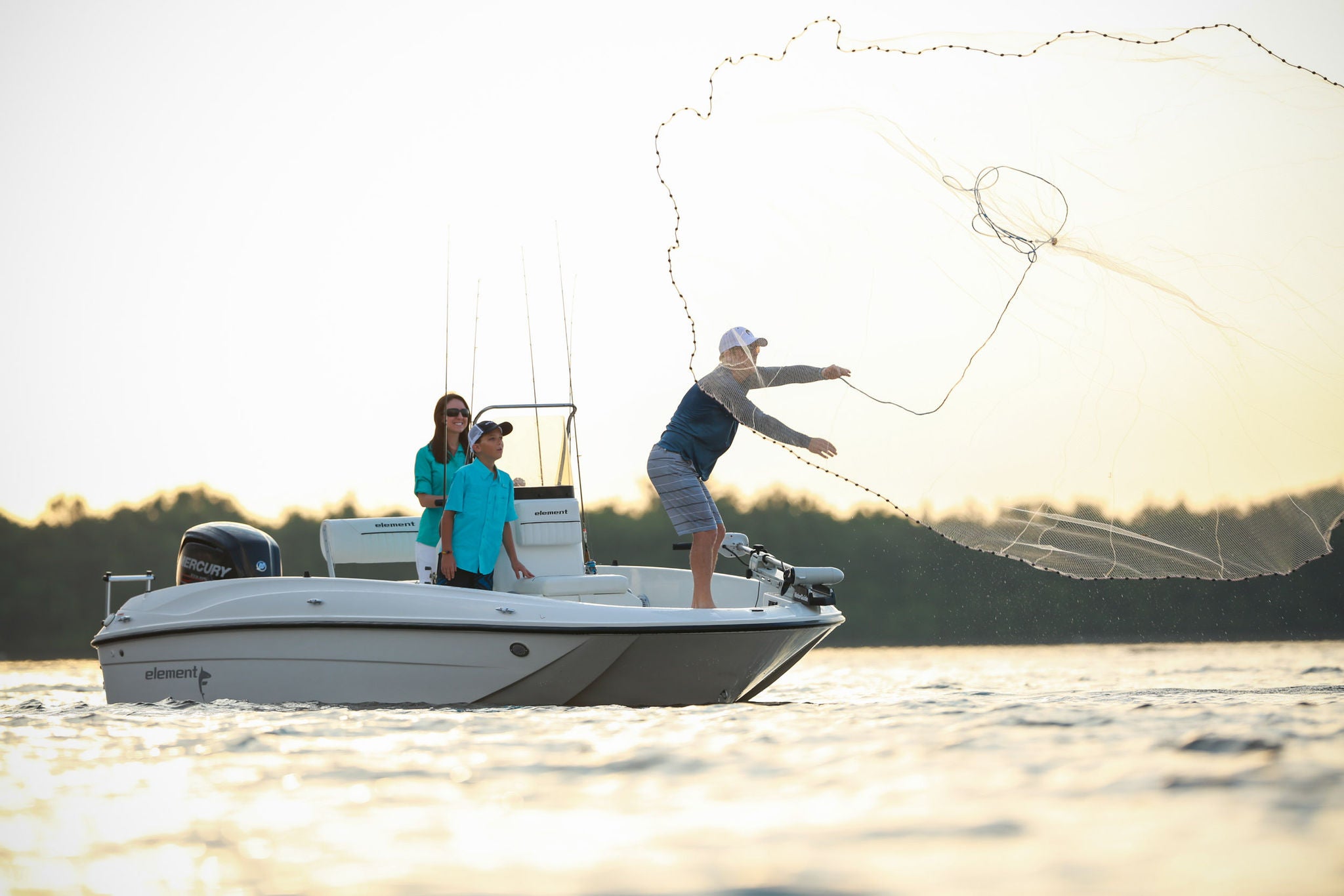 Bayliner T18 Bay Fishing