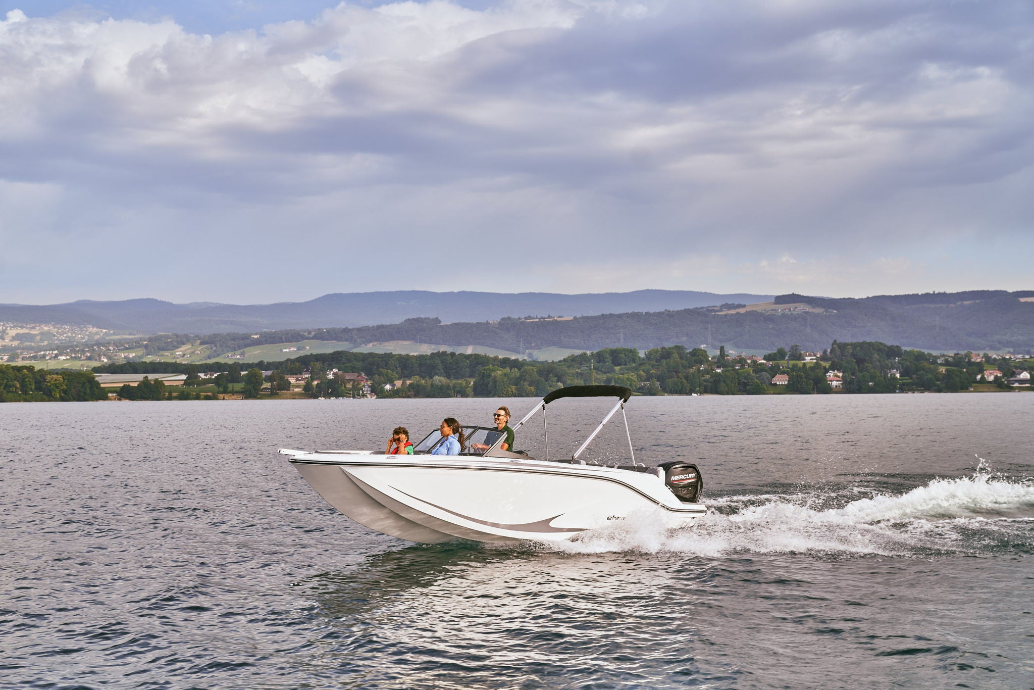 Bayliner M17 Running