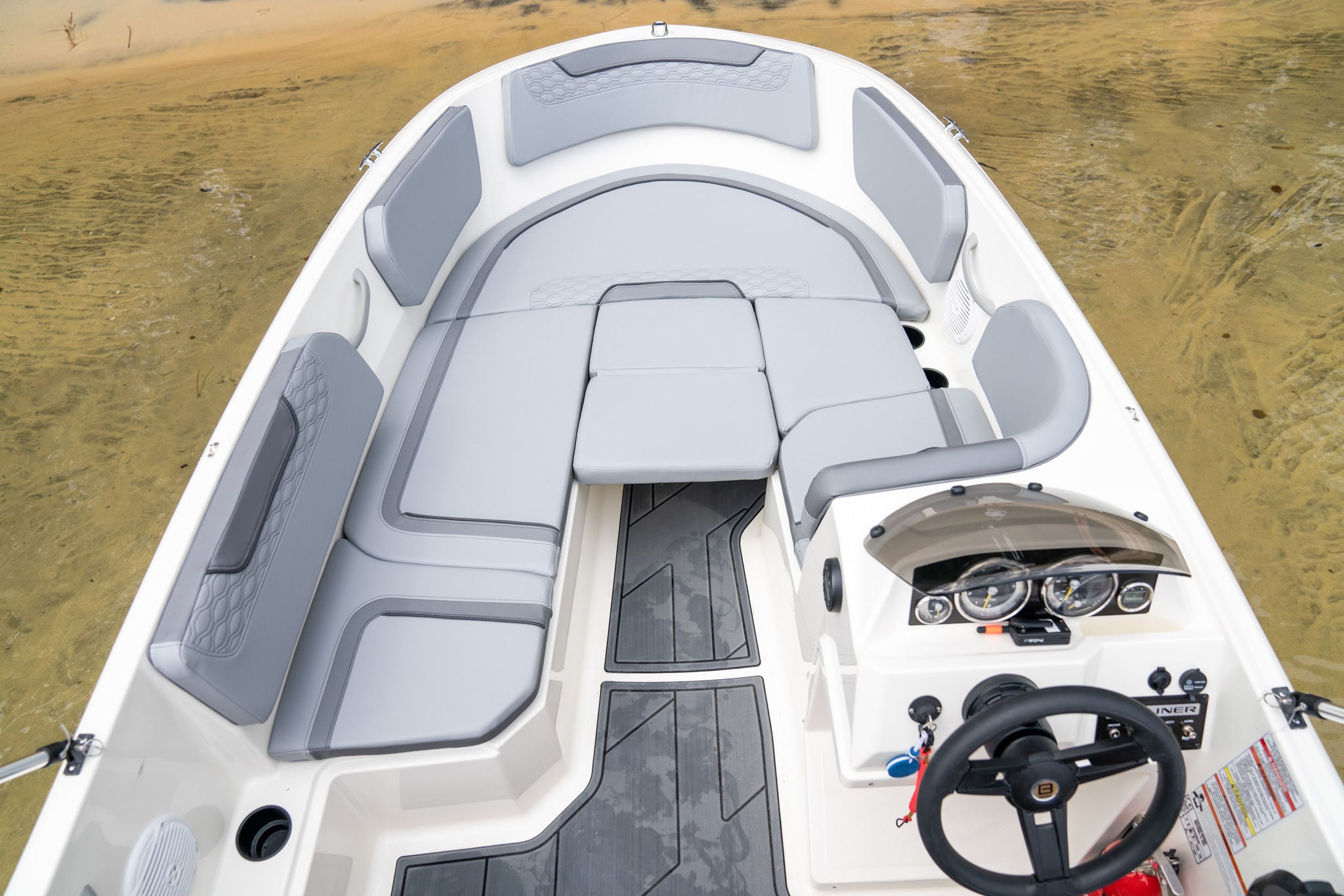 Bayliner M15