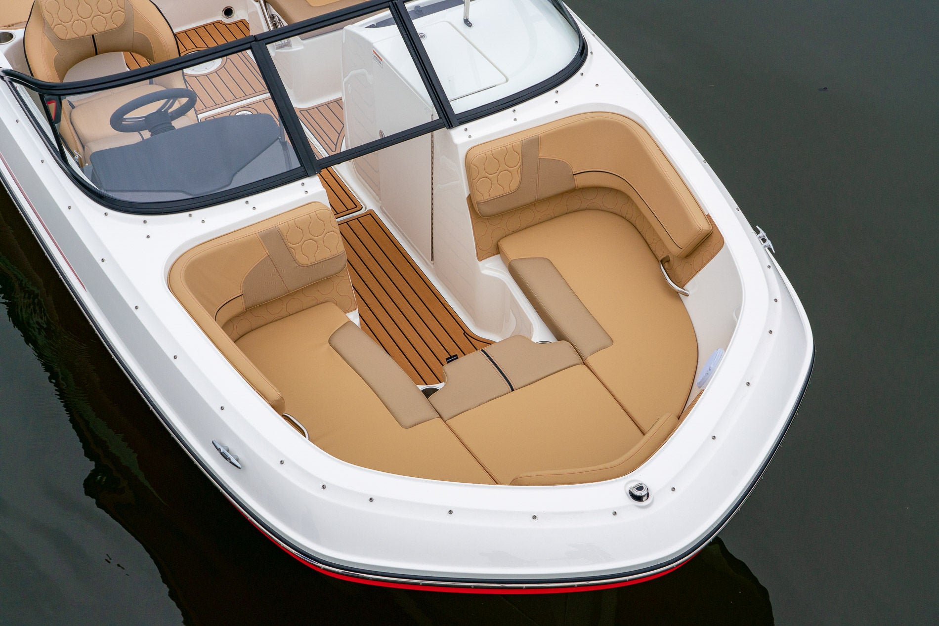 Bayliner VR6 Details