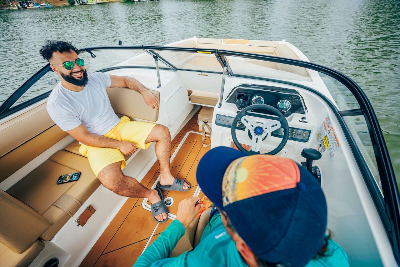 bayliner dseries d20 deck boat interior 2025