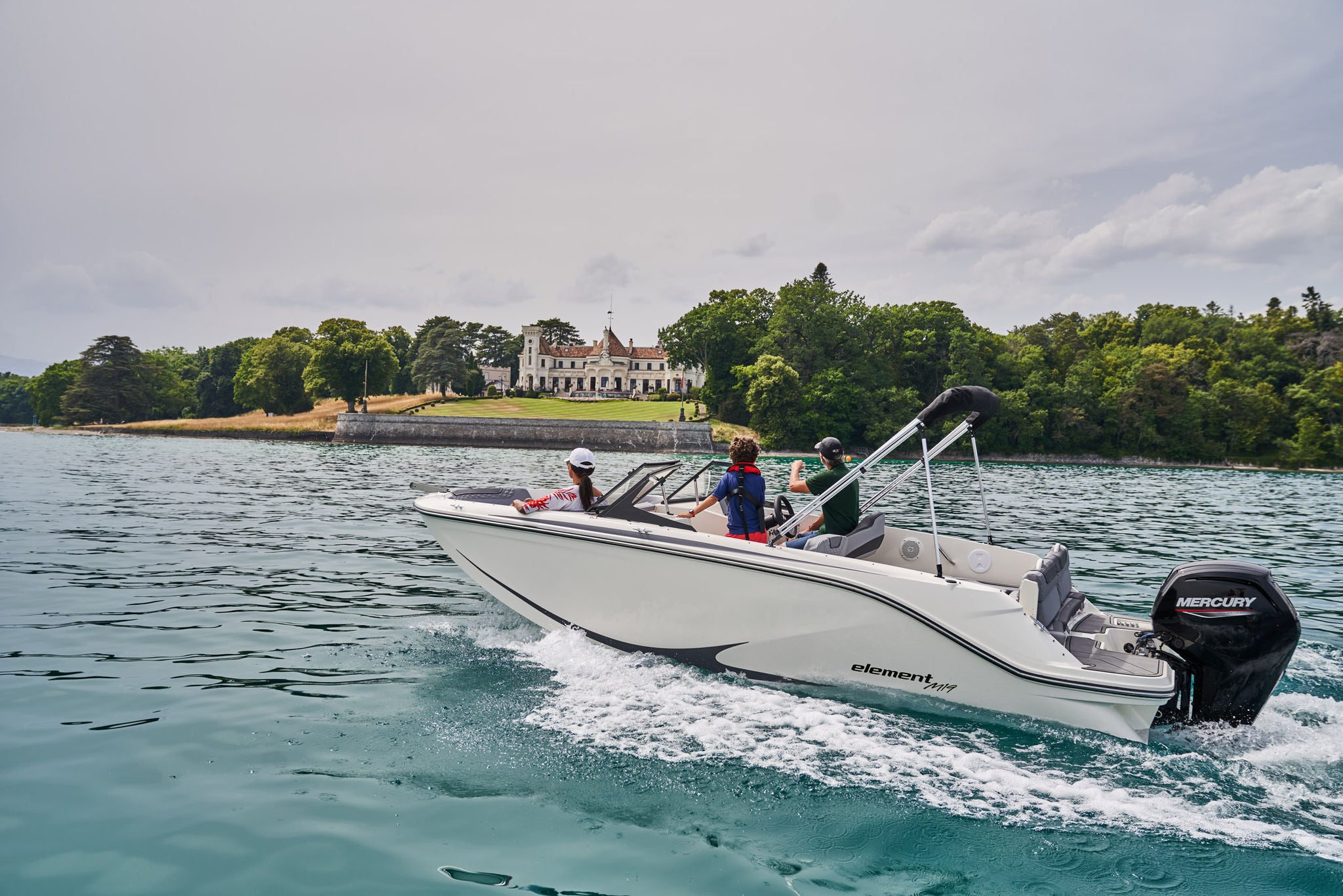Bayliner M19 Running