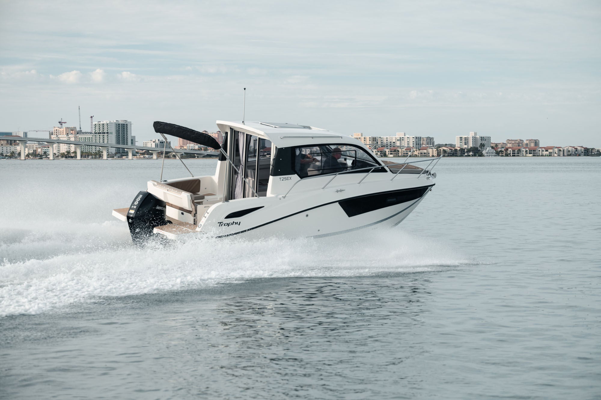 Trophy T25 Explorer overnight boat running starboard