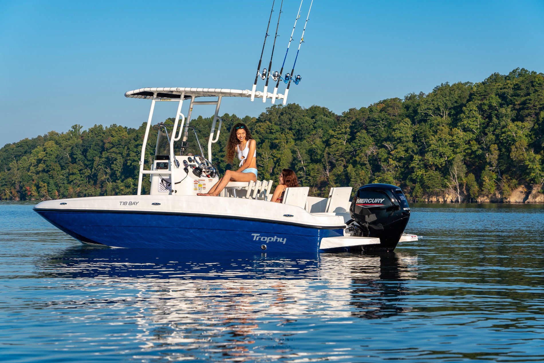 Sea Ray Sundancer 370 Outboard Running