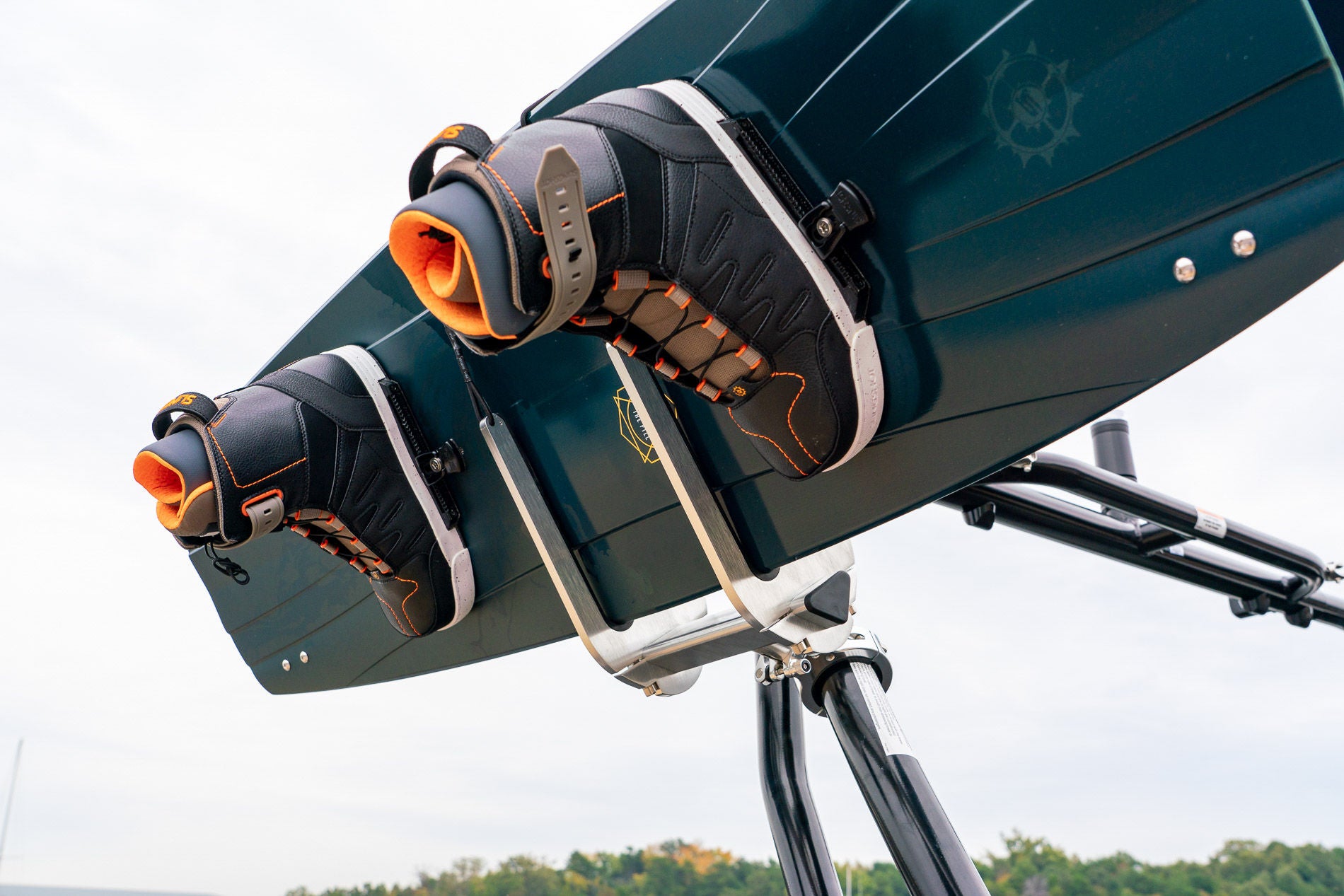 Bayliner VR6 Details