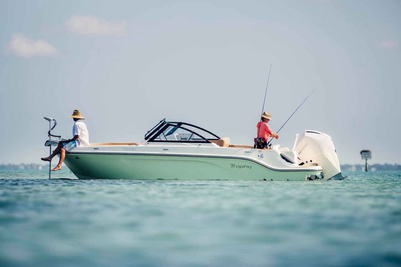 Bayliner Trophy 22 SC lifestyle