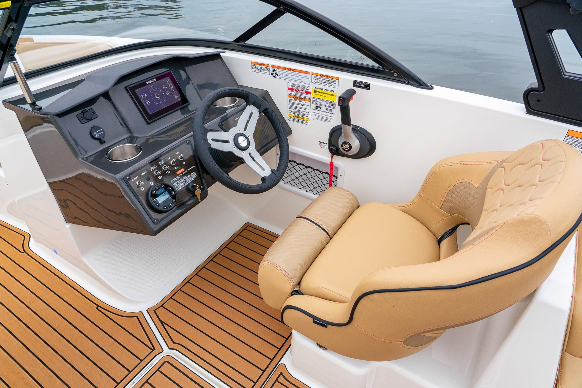 Bayliner VR6 Details
