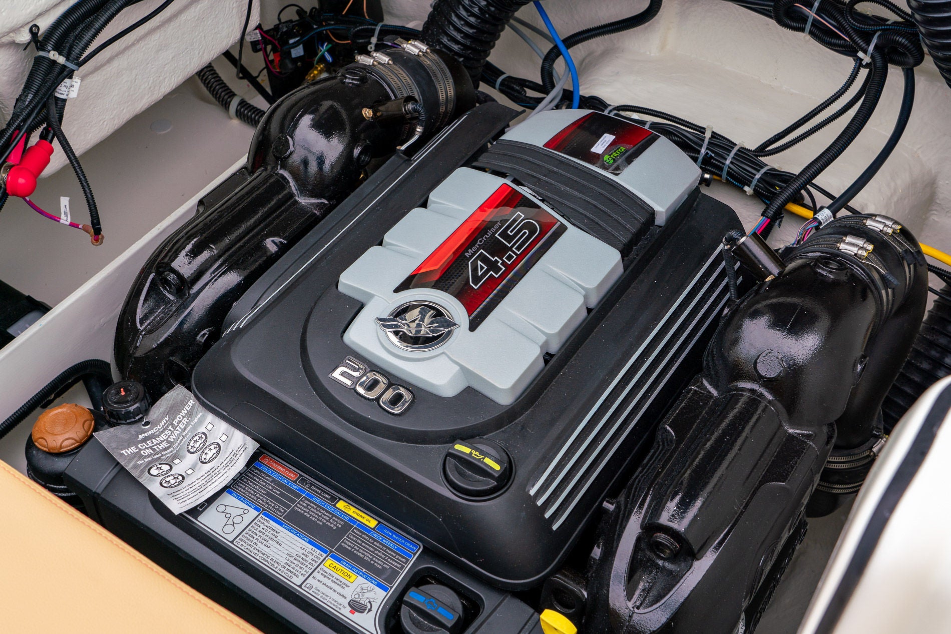 Bayliner VR6 Details