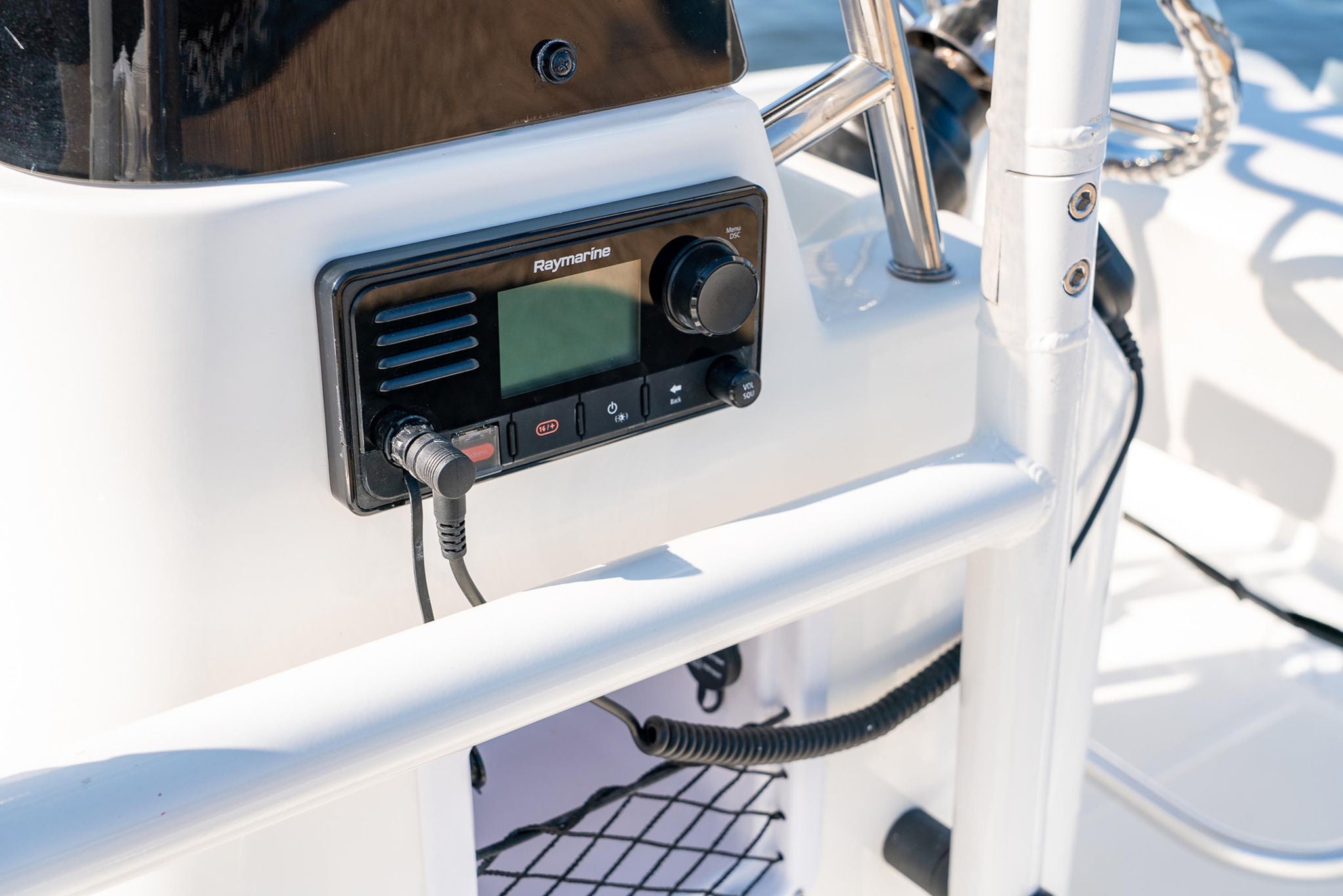 Bayliner Trophy 18 details