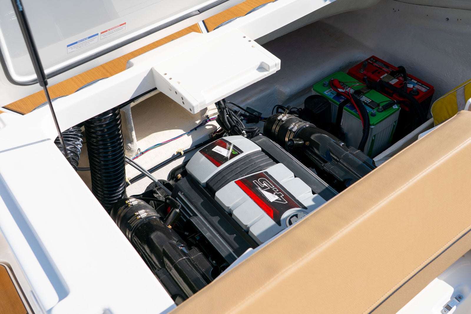 Bayliner V22i details