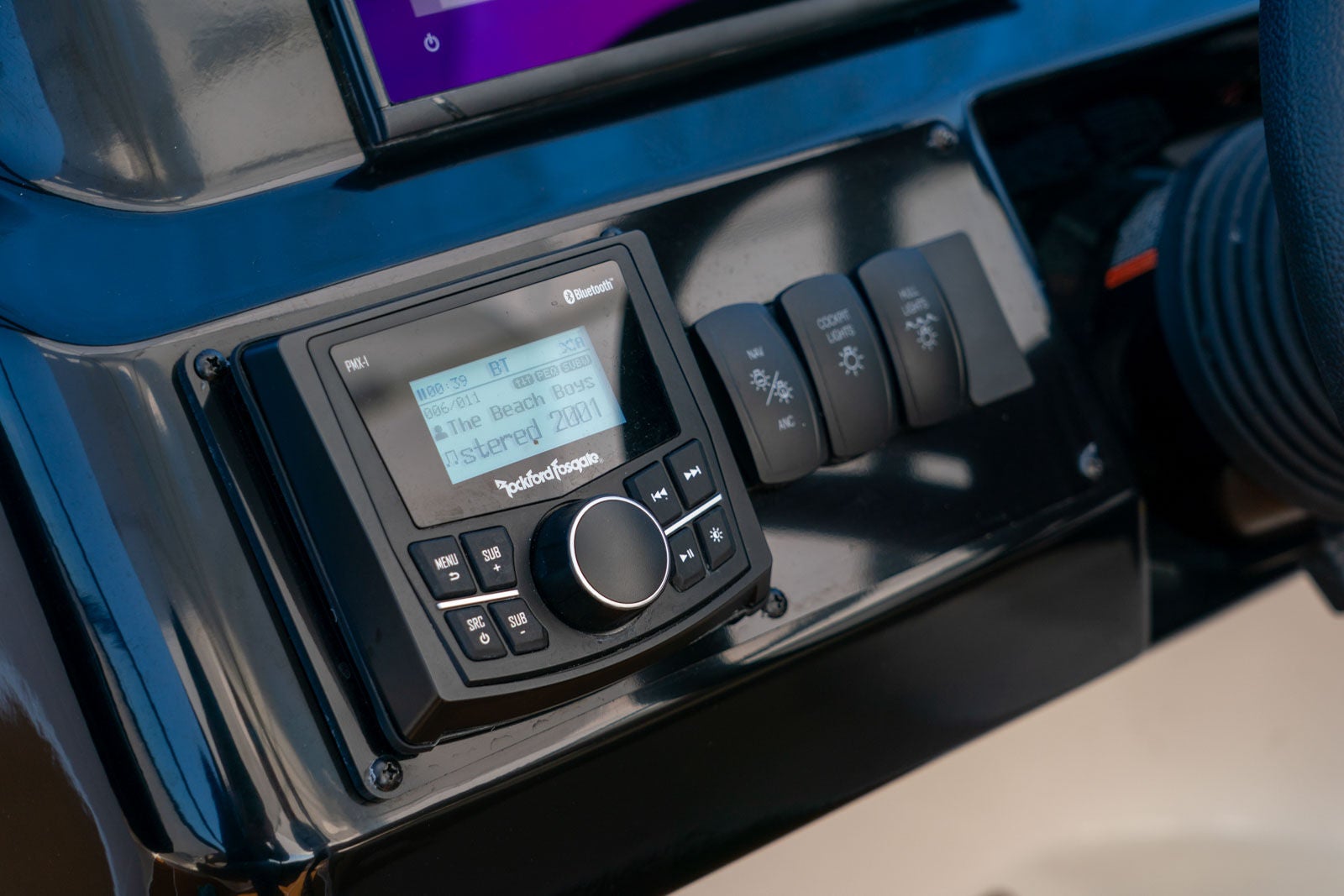 Bayliner V22i details