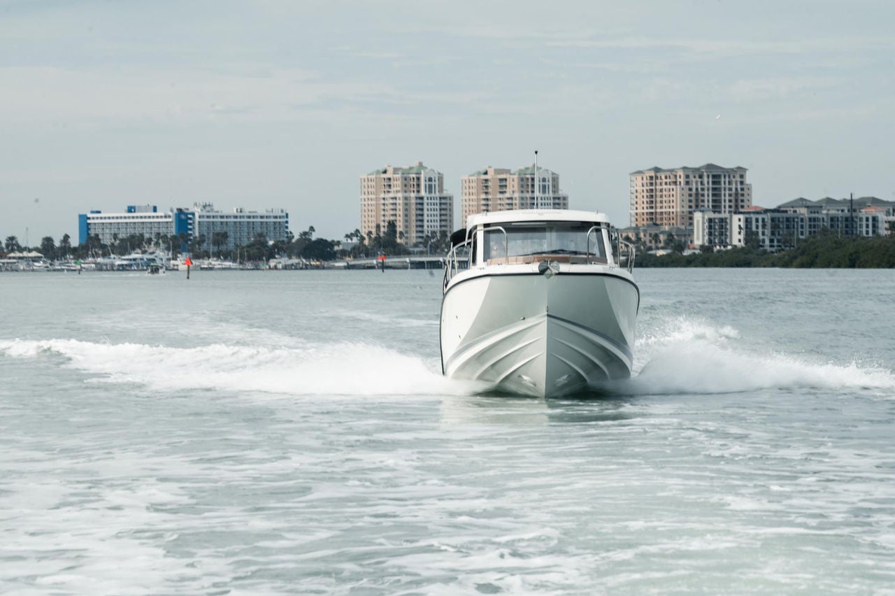 Front view of the Trophy T23 Explorer running