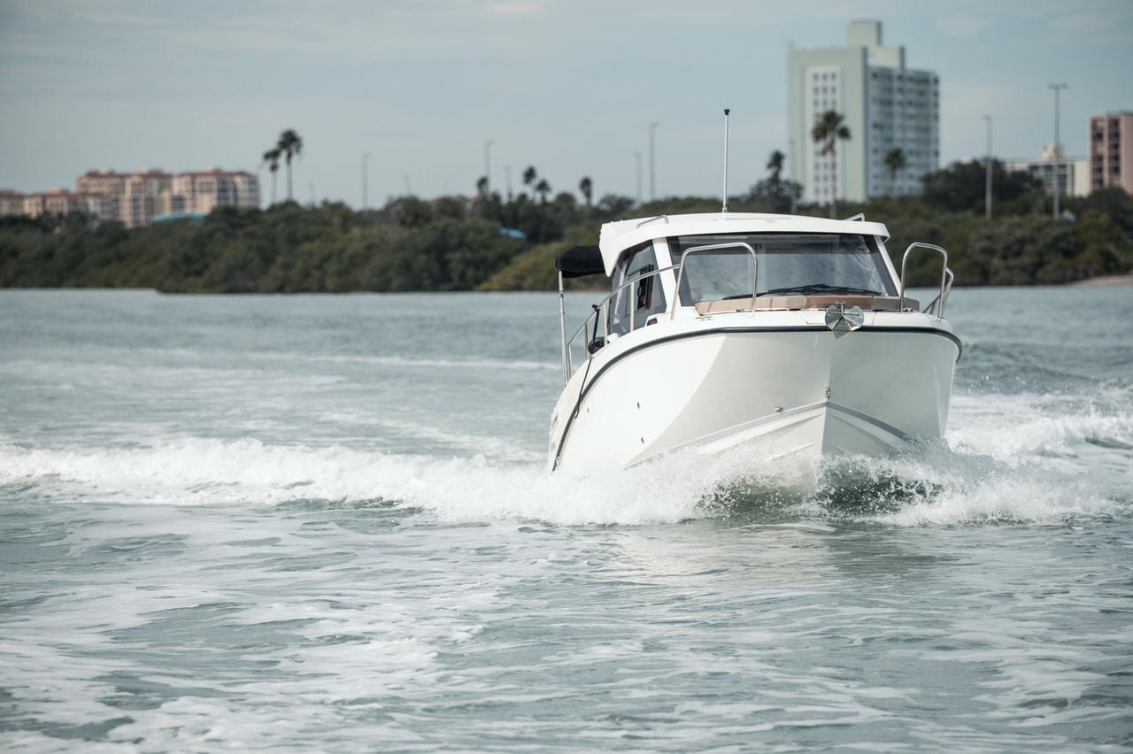 Front view of the Trophy T23 Explorer running
