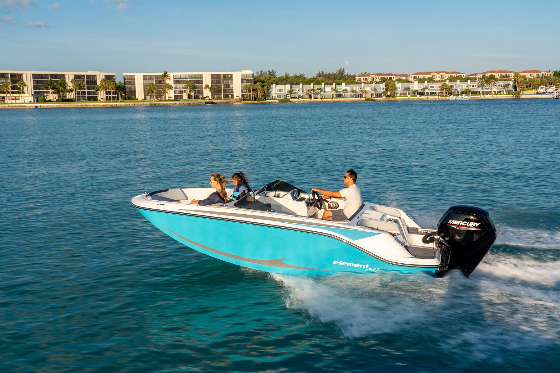 Bayliner M17 Running