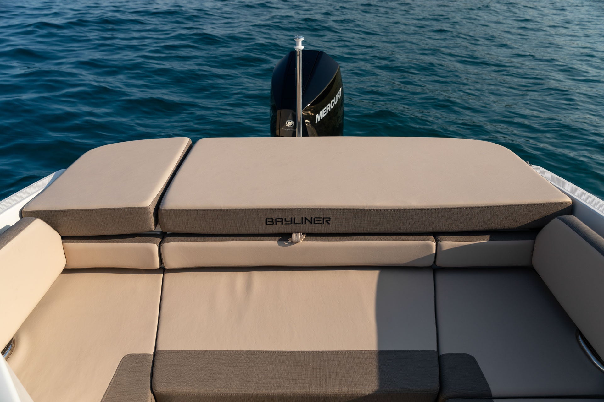 Bayliner VR6 Cuddy Details