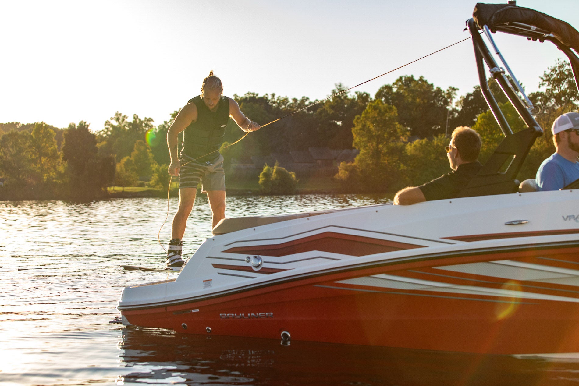 Bayliner VR6 lifestyle