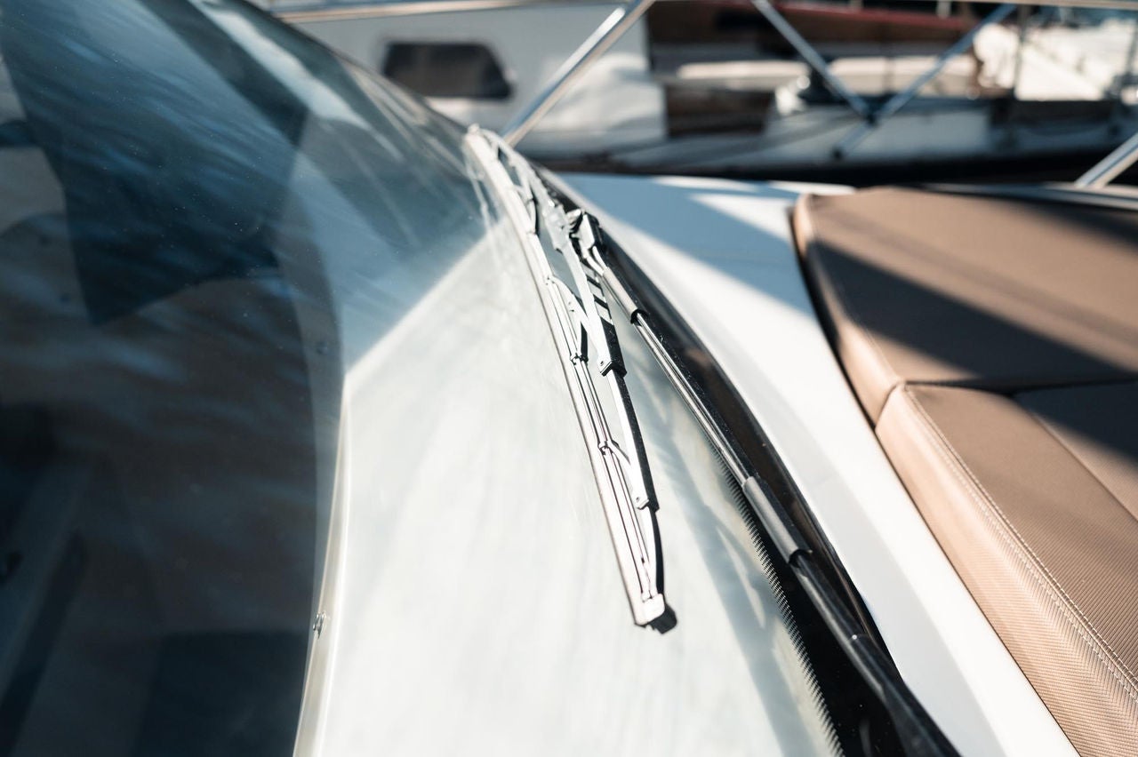 windshield wiper on the Trophy T23 Explorer Overnight boat