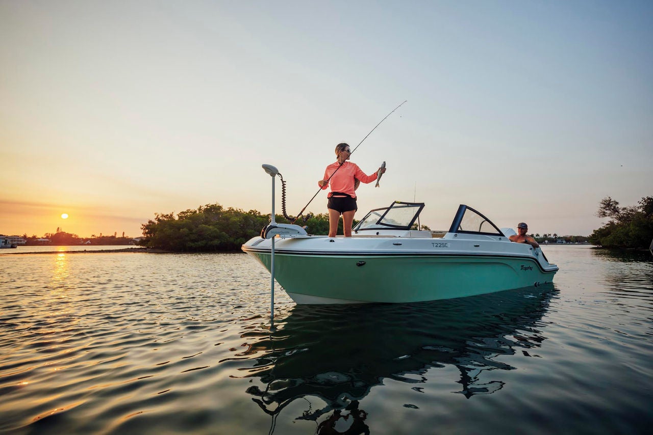 Bayliner Trophy 22 SC lifestyle