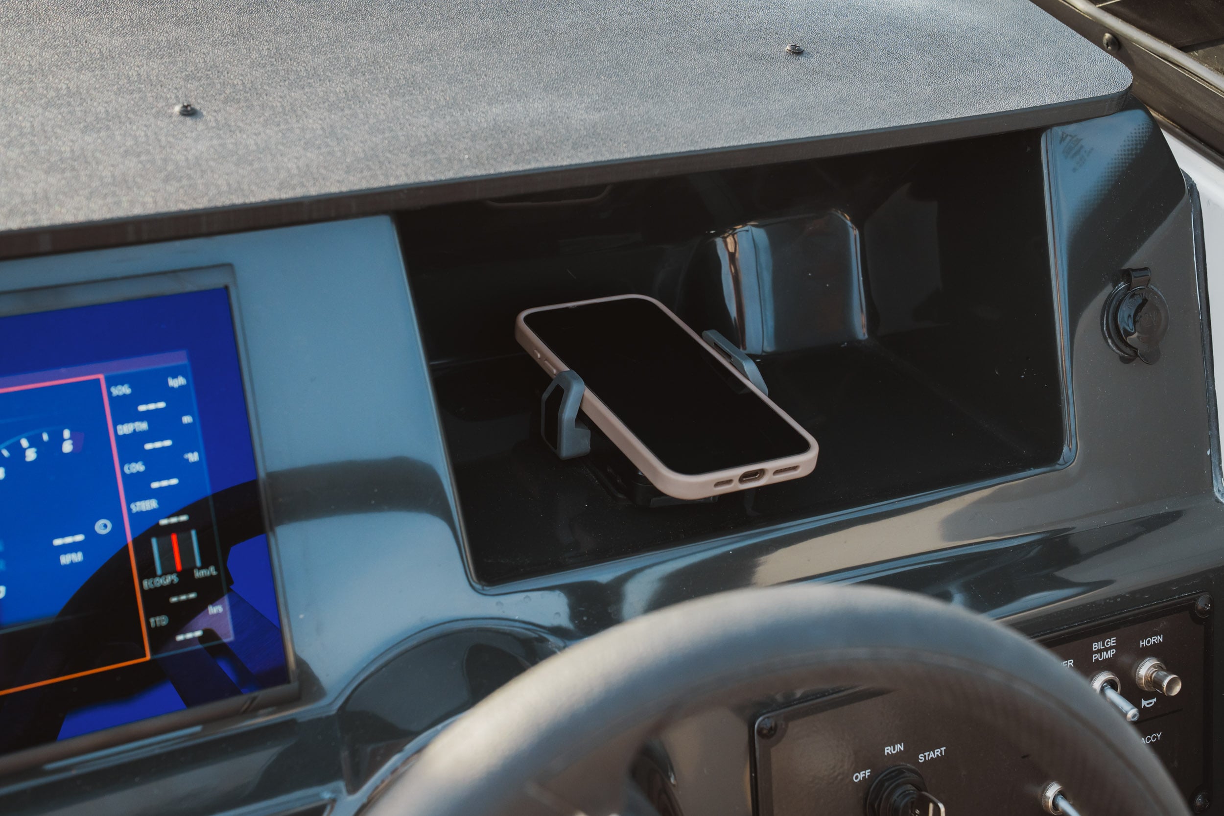 Bayliner C21 console