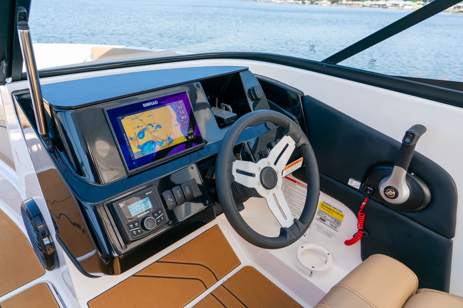 helm on the V22i bowrider boat