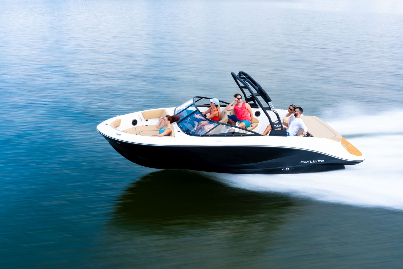 Black V22I Bowrider boat running