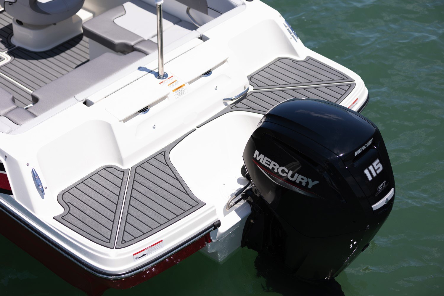 rear of  the VR4 outboard bowrider boat